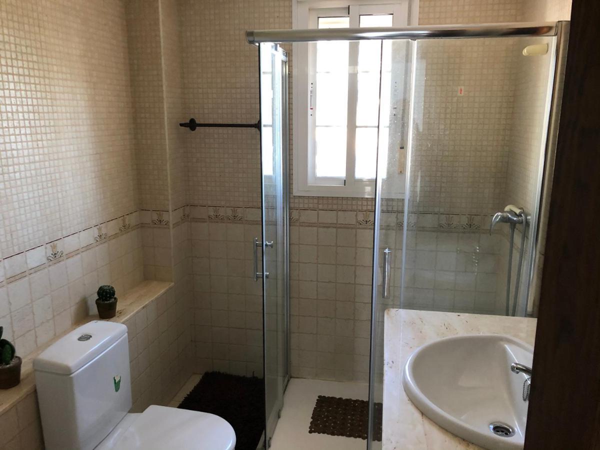 Moderno Y Amplio Chalet, Con Piscina Privada Chiclana de la Frontera Esterno foto