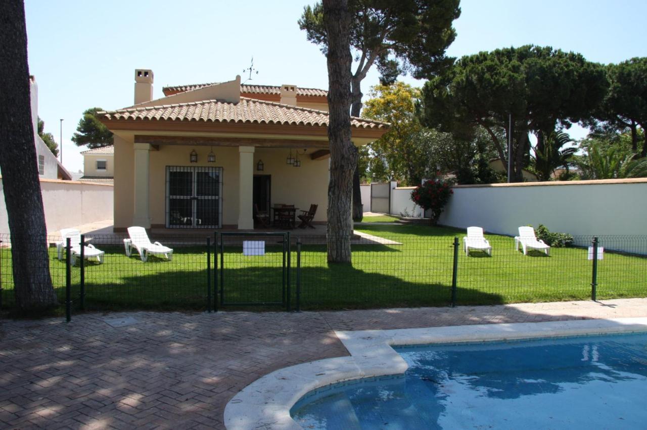Moderno Y Amplio Chalet, Con Piscina Privada Chiclana de la Frontera Esterno foto